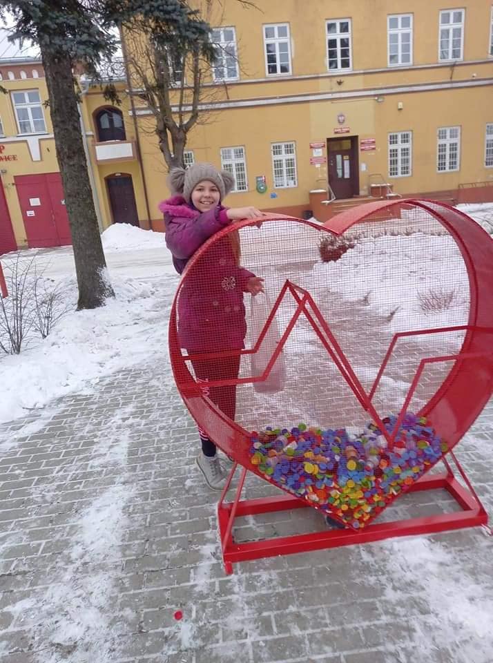 W powiecie kutnowskim stanęło kolejne serca na plastikowe nakrętki