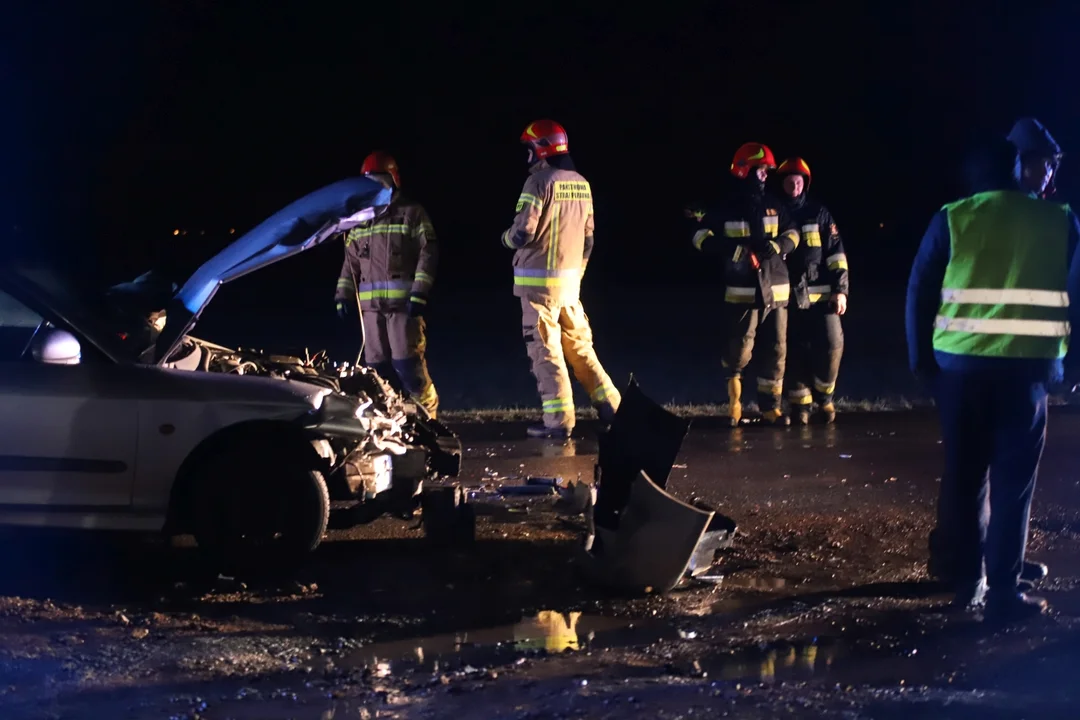 Wypadek w Zawadach na DW 702 między Kutnem a Piątkiem