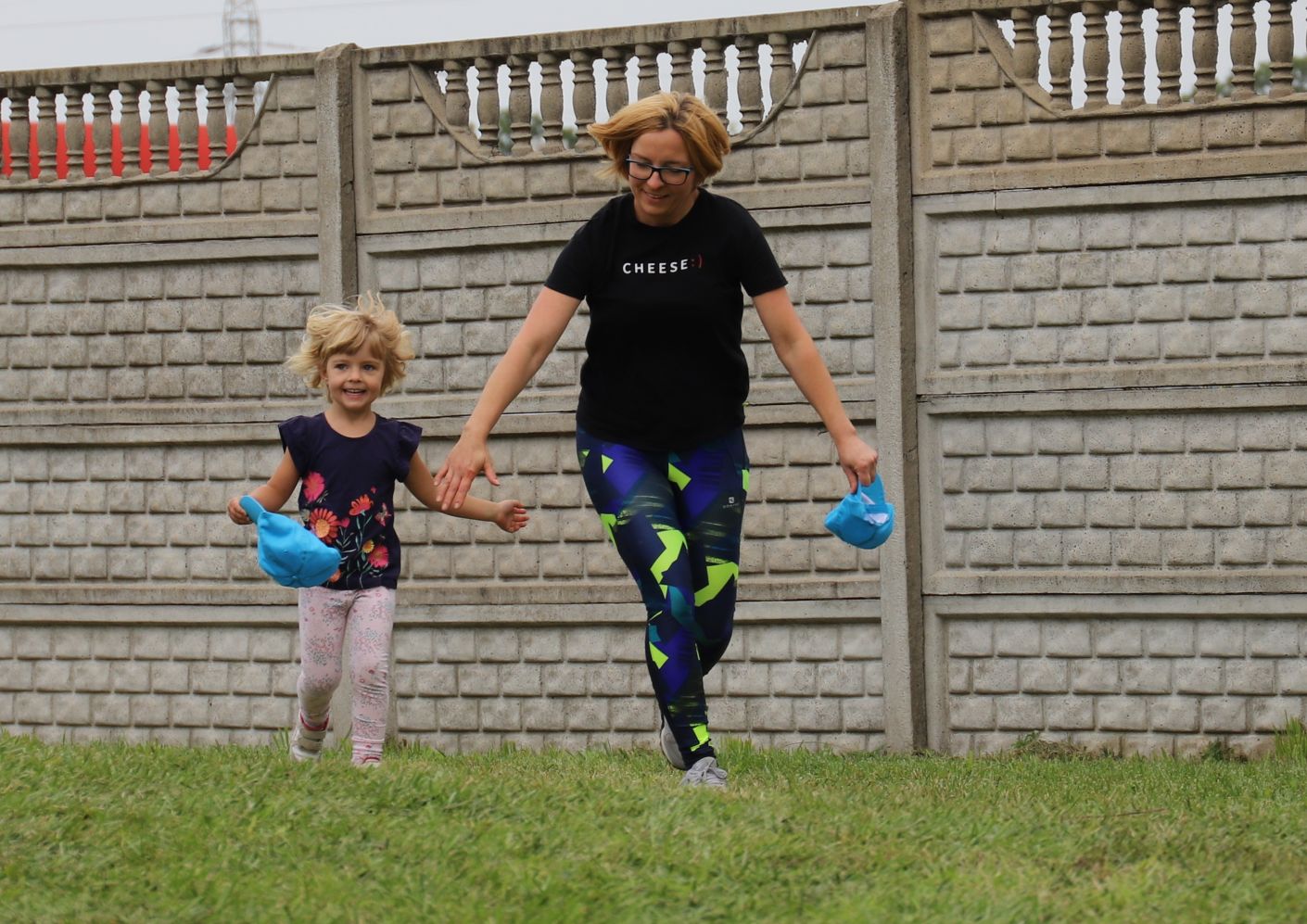 Pod kutnowskim Aquaparkiem trwa piknik, wcześniej odbył się bieg z Forrestem