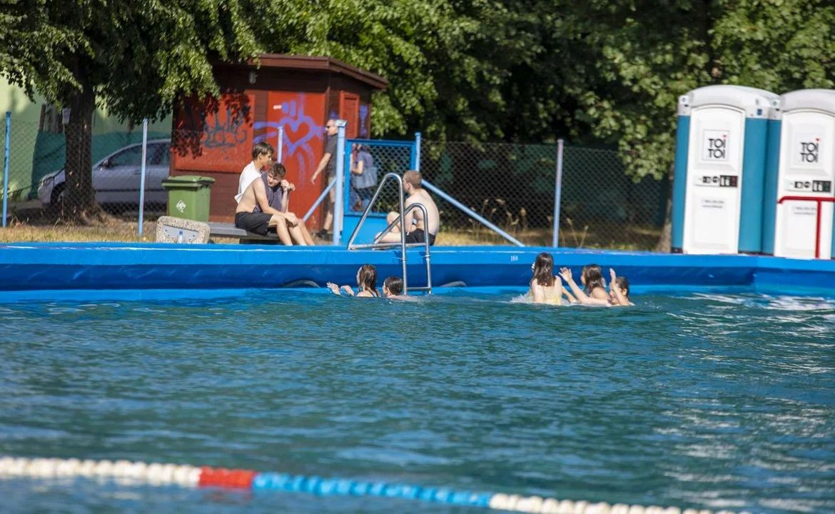 Znamy datę otwarcia basenu miejskiego. Od kiedy będziemy mogli z niego korzystać? - Zdjęcie główne