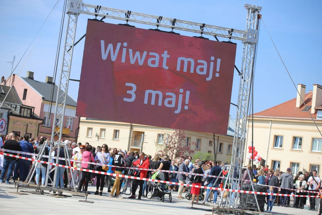 Dziś na placu Wolności w Kutnie miały miejsce uroczyste obchody 231. rocznicy uchwalenia Konstytucji 3 Maja