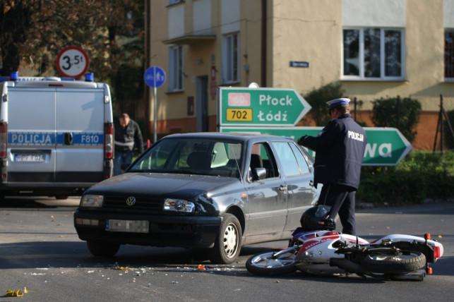 Motocyklista ranny na skrzyżowaniu Kościuszki i Oporowskiej - Zdjęcie główne