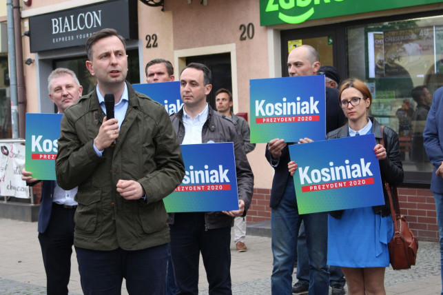 [AKTUALIZACJA/ZDJĘCIA] Kosiniak-Kamysz spotkał się z mieszkańcami: ''Kutno dotykają problemy służby zdrowia'' - Zdjęcie główne