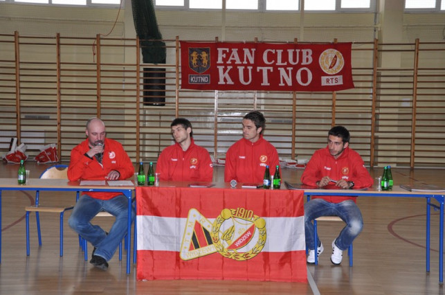 Piłkarze Widzewa z wizytą w Kutnie - Zdjęcie główne