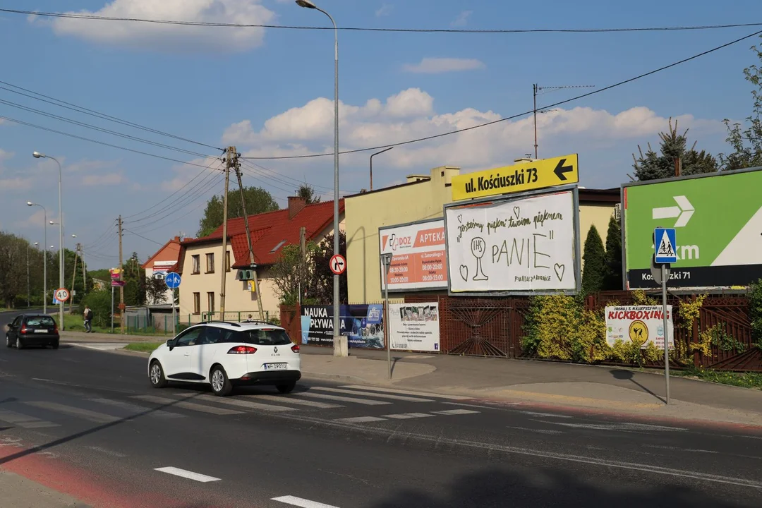 W Kutnie pojawiły się bilbordy z napisem "Jesteśmy Piękni Twoim Pięknem Panie". Za akcją stoi Fundacja Nasze Dzieci z Kornic
