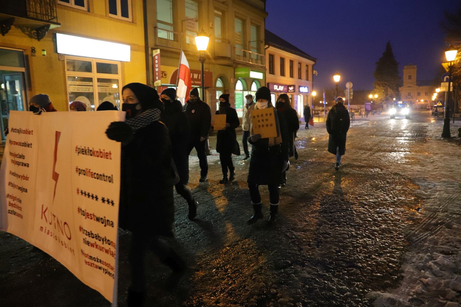 W trakcie kutnowskiego protestu słownie zaatakowano posła Woźniaka