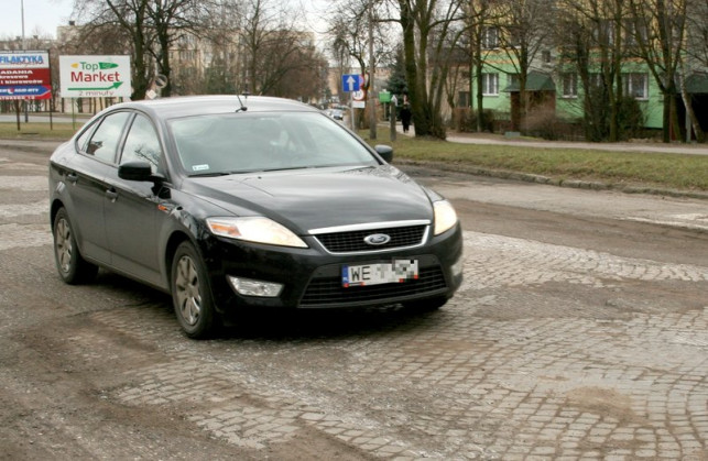 Dziur już nie ma, ale jeździ się i tak fatalnie - Zdjęcie główne