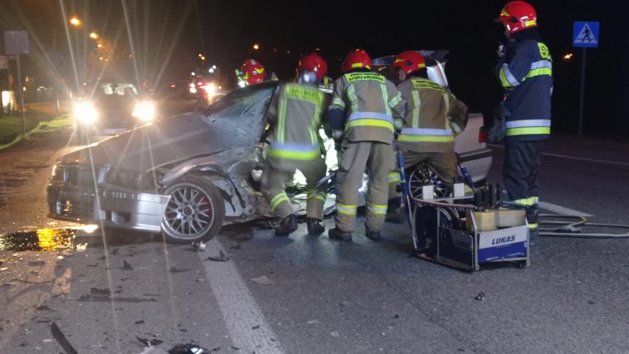 Wypadek śmiertelny w Łódzkiem. Jeden z kierowców chciał uciec z miejsca zdarzenia [zdjęcia] - Zdjęcie główne