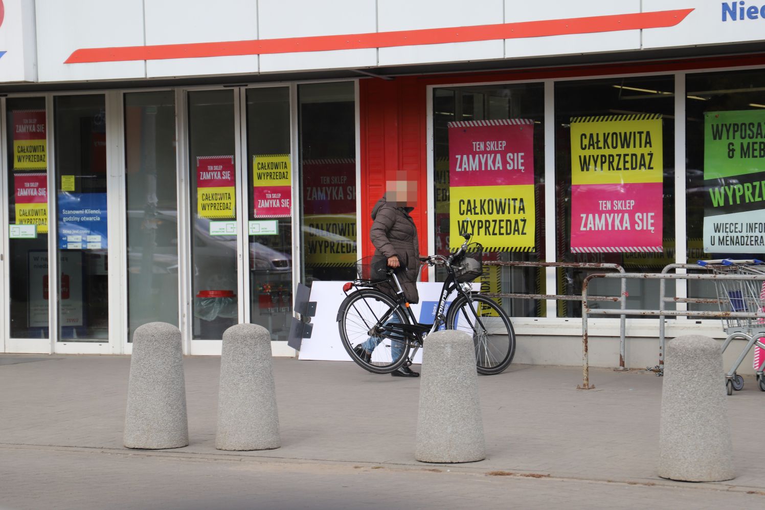 Z powiatu kutnowskiego znika sklep Tesco, zorganizowano duże wyprzedaże. Wkrótce na jego miejscu pojawi się Netto