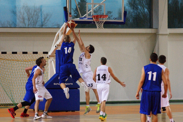 Przegrana koszykarzy KKS Pro-Basket Kutno na zakończenie I rundy rozgrywek 2 Ligi Męskiej  - Zdjęcie główne