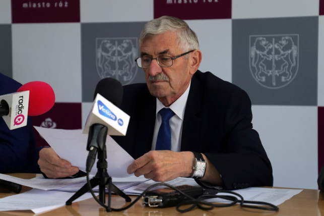 Prezydent Burzyński: apeluję o rygorystyczne przestrzeganie zasad - Zdjęcie główne