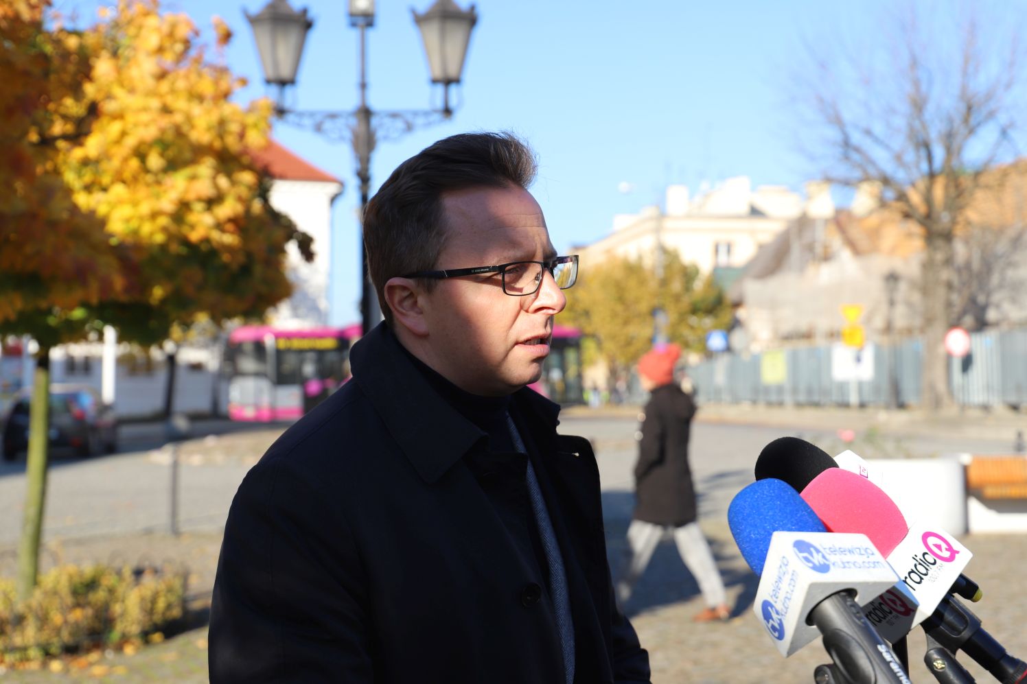 Poseł Dariusz Joński w trakcie konferencji w Kutnie mówił o "Polskim Ładzie" i drożyźnie z która muszą mierzyć się Polacy