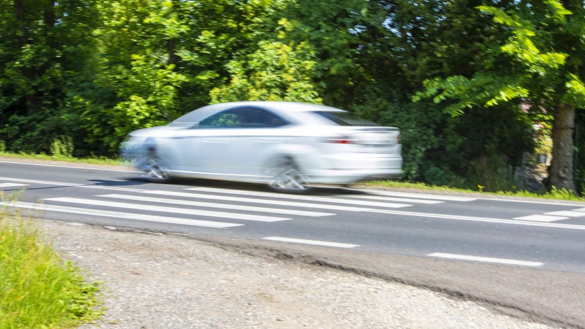 Senior mknął jak błyskawica. Drogówka zakończyła jego rajd i zabrała prawo jazdy - Zdjęcie główne