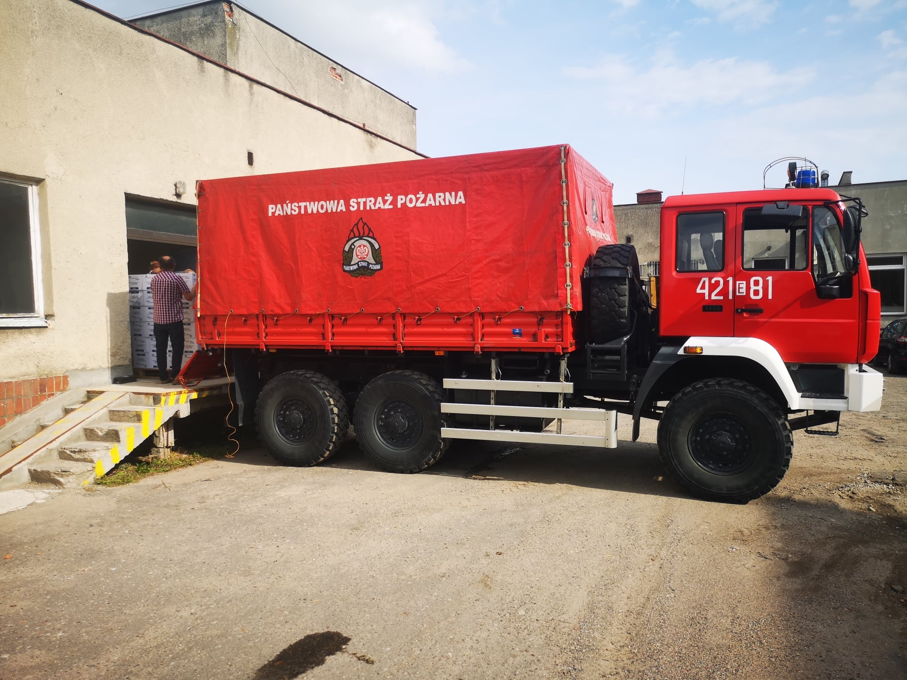 Kutnowski szpital przygotowuje się do kolejnej fali pandemii. Zorganizowano specjalny transport - Zdjęcie główne