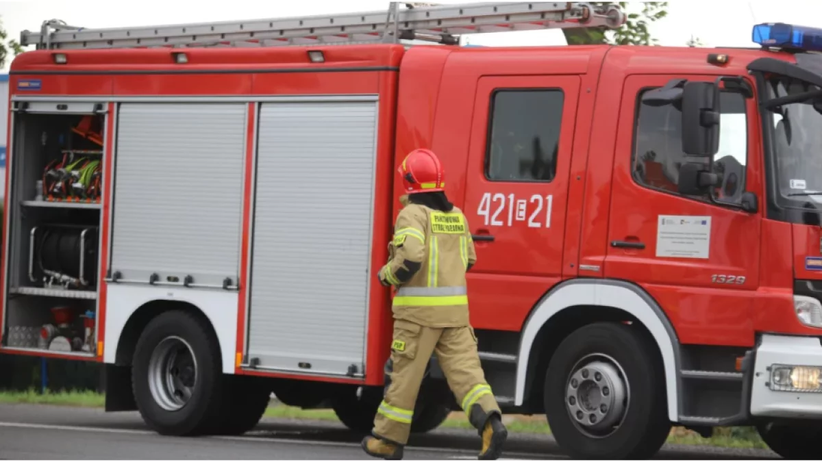 Samochód osobowy stanął w płomieniach. Interweniowała Straż Pożarna