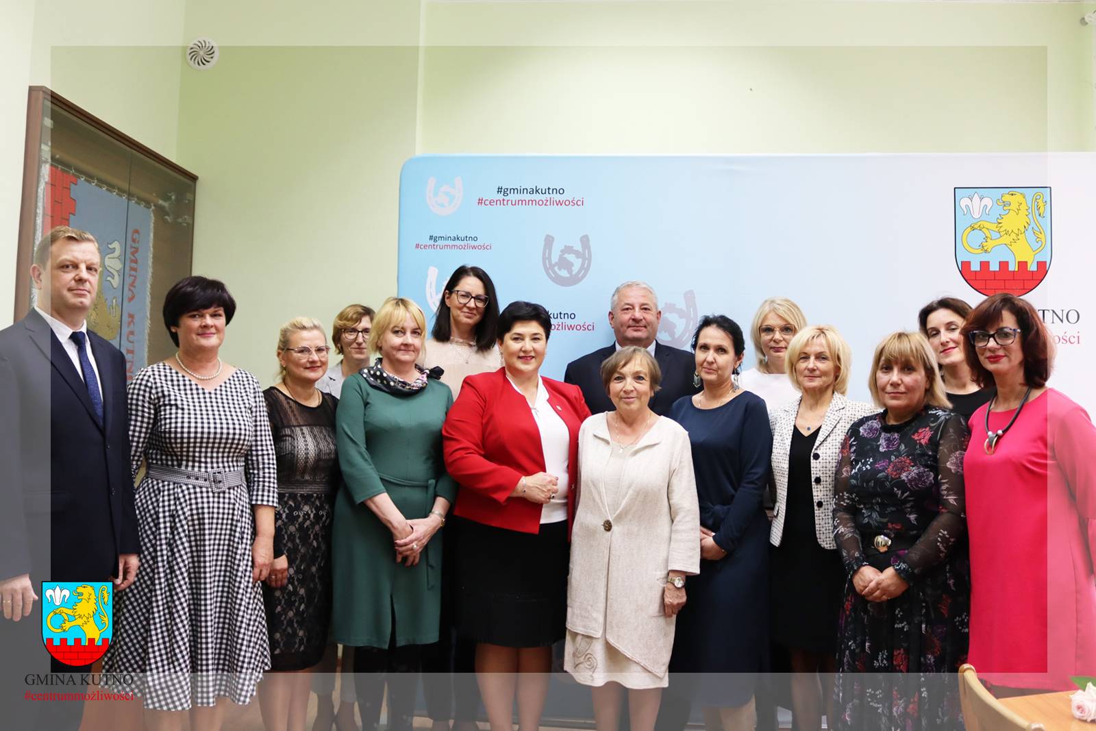 Nauczyciele i dyrektorzy otrzymali nagridy pieniężne od wójt gminy Kutno