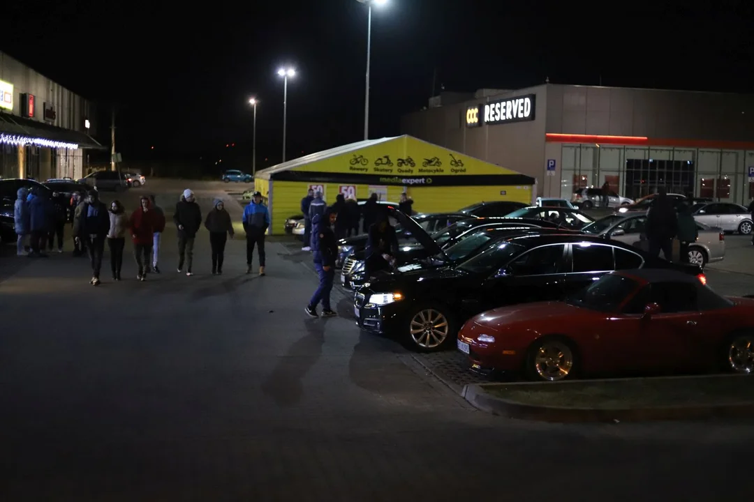 Pod Galerią Różana w Kutnie odbyła się 9. edycja Racing Night Kutno