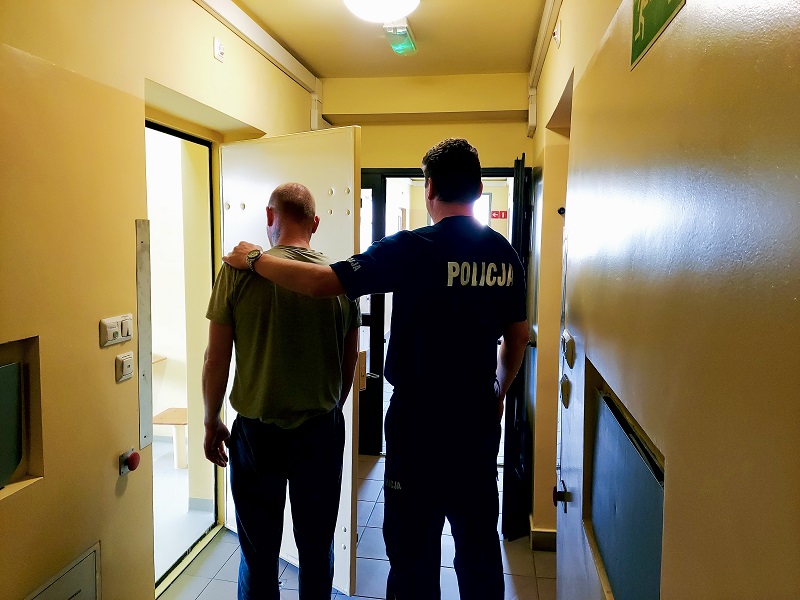 Policjanci z Kutna zatrzymali mężczyzn mających na koncie wiele przestępstw