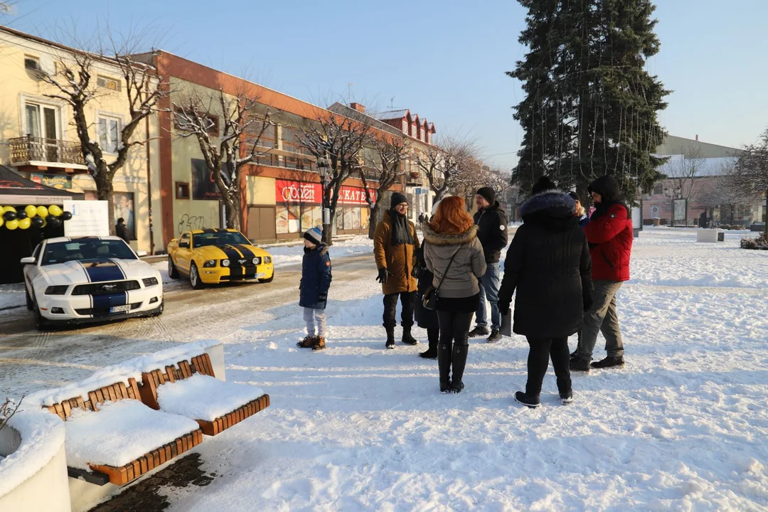 W centrum Kutna spotkamy amerykańskie samochody. Wszystko w celu pomocy fundacji Pro Aperte