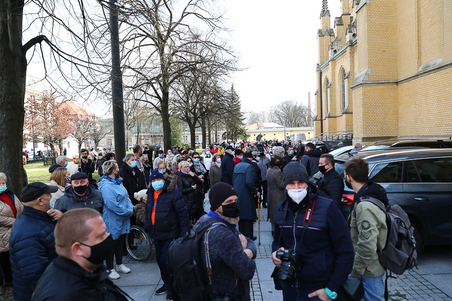 Pożegnanie Krzysztofa Krawczyka. Trwają uroczystości pogrzebowe - Zdjęcie główne