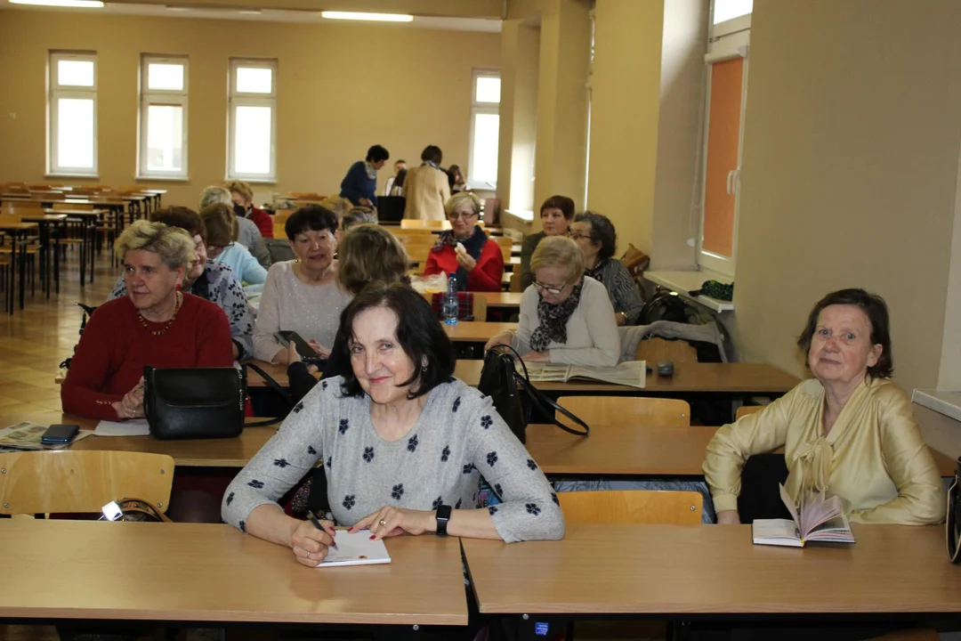 Słuchacze UTW wzięli udział w wykładzie „W zdrowym ciele zdrowy duch - jak zadbać o wszystkie aspekty naszego zdrowia”