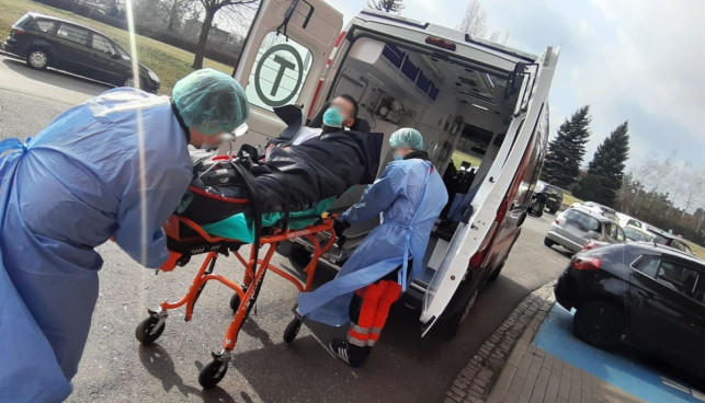 Koronawirus: sytuacja w powiecie mocno się pogarsza, są kolejne zakażenia - Zdjęcie główne