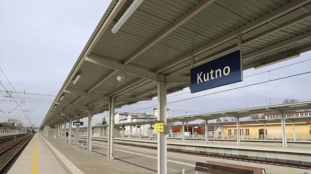 Maszyniści wszczęli alarm. Groźny incydent na terenie kolejowym w Kutnie