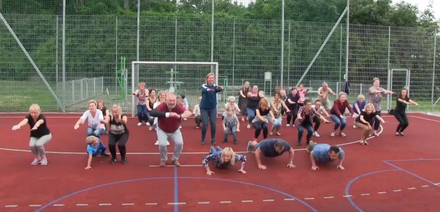[WIDEO] Pompek i przysiadów ciąg dalszy! Tym razem kolej na… - Zdjęcie główne