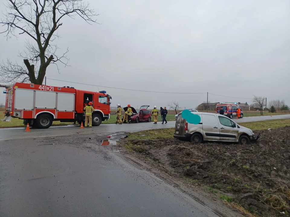 Wypadek na drodze wojewódzkiej nr 703 w Piątku 