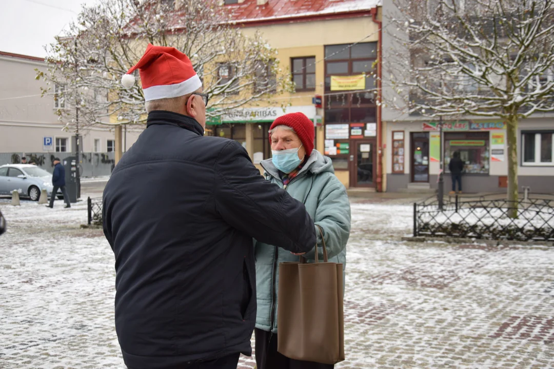 Mikołajki w Łęczycy. Burmistrz rozdawał kalendarze