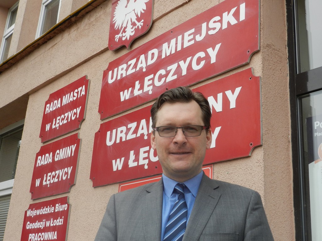 Magistrat chce uwolnić pracowników od stażowego - Zdjęcie główne