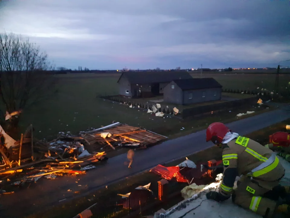 Nawałnica nie oszczędziła powiatu łęczyckiego. Strażacy podsumowują swoje działania