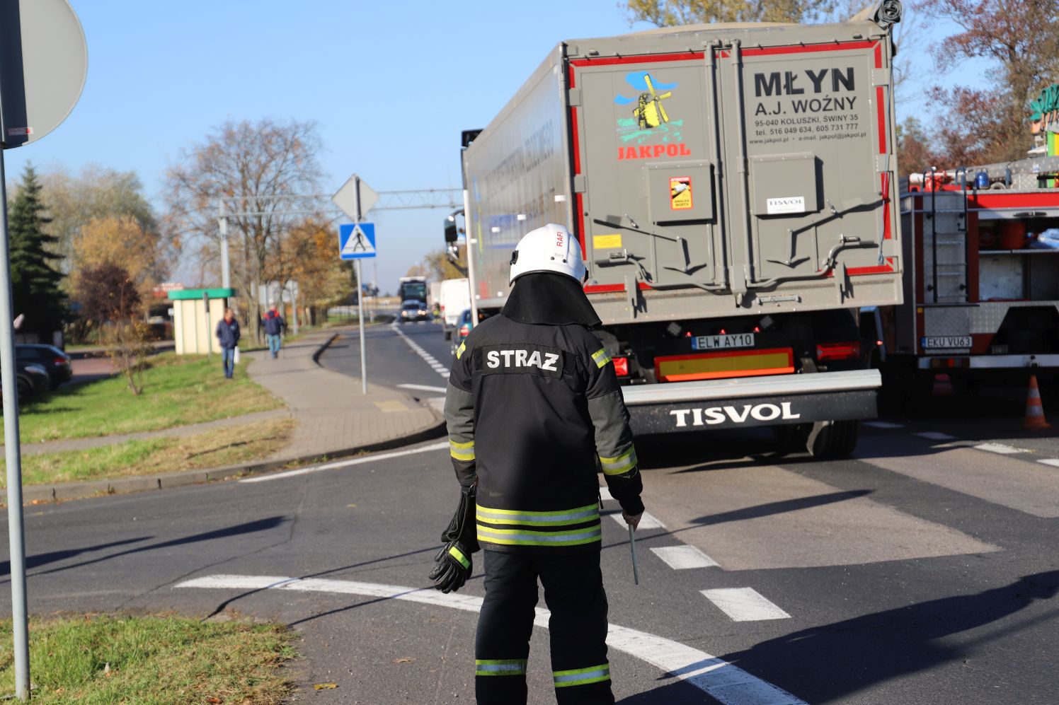 Śmiertelny wypadek pod Kutnem. Osobówka zderzyła się z ciągnikiem