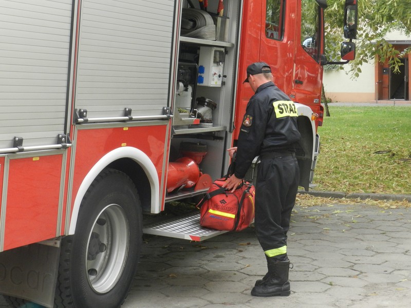 Mężczyzna dostał udaru mózgu. Interweniowały służby, choć nie bez problemów - Zdjęcie główne