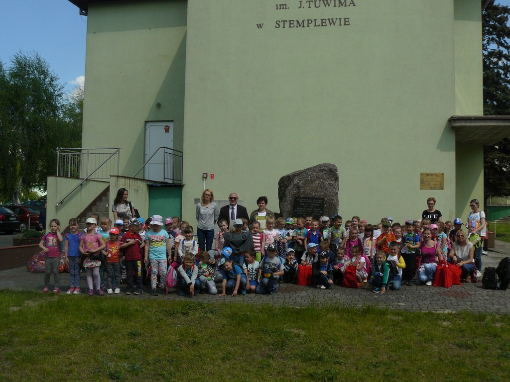 Przedszkolaki na wycieczce w Stemplewie - Zdjęcie główne