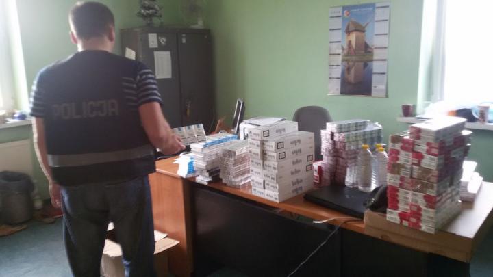 Łęczyccy kryminalni i kutnowscy celnicy uderzyli w przestępczość gospodarczą  - Zdjęcie główne