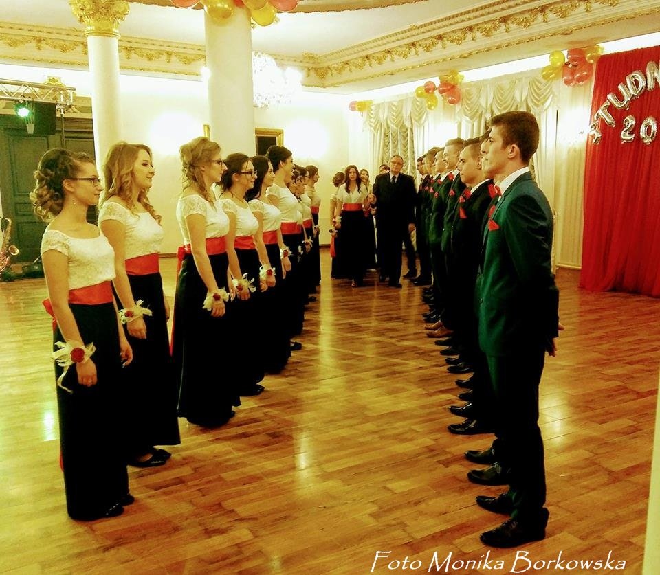 "Niech żyje bal" w ZSP nr 1 - Zdjęcie główne