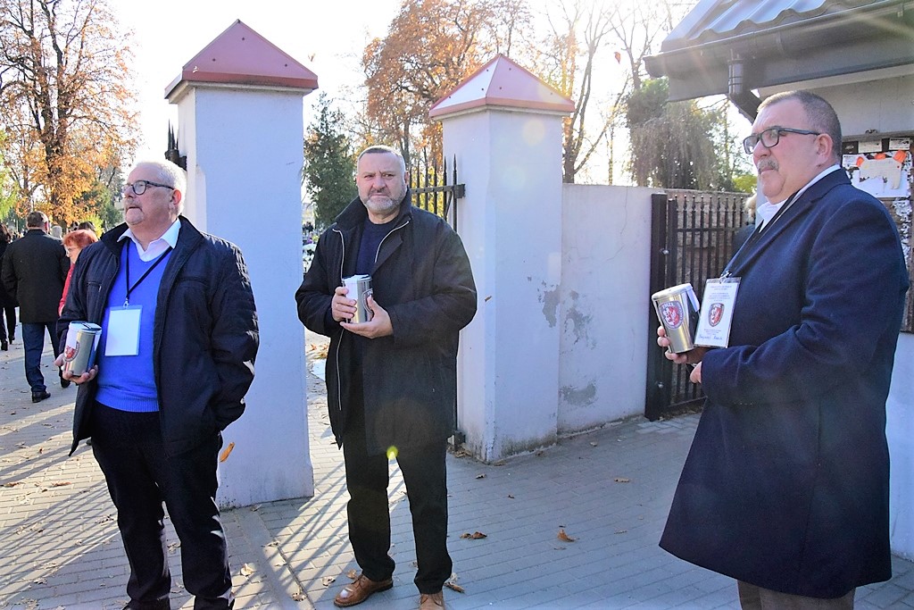 Za nami kwesta na łęczyckim cmentarzu. Zebrano ponad 10 tys. zł