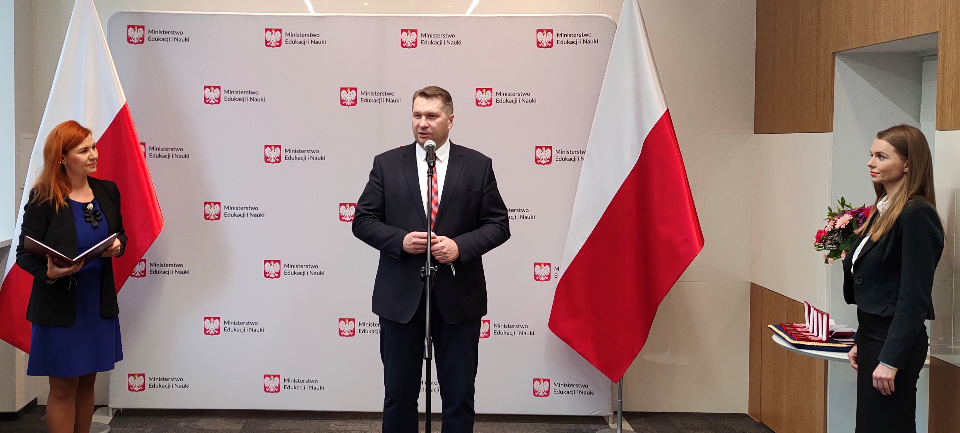 Poseł Tadeusz Woźniak został odznaczony przez ministra Czarnka za szczególne zasługi w pracy na rzecz rodziny