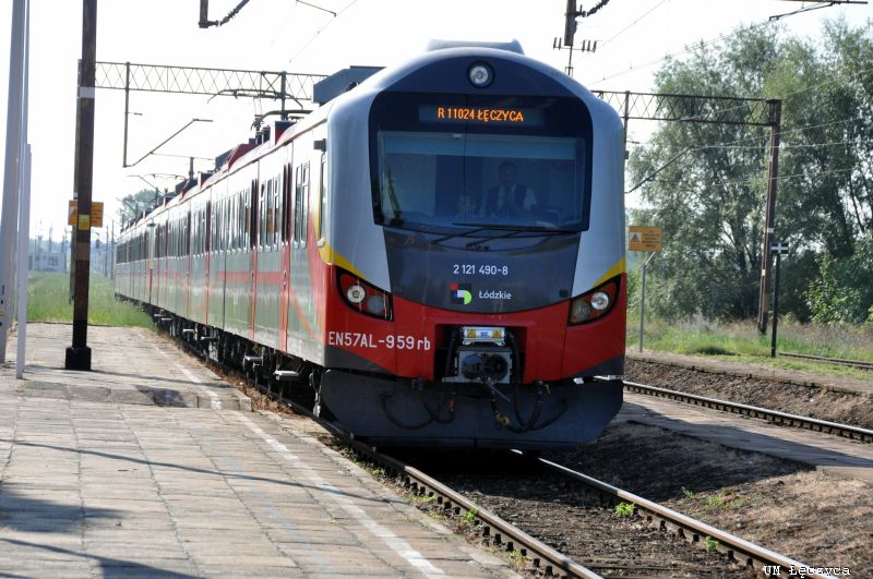 Wypadek na przejeździe kolejowym! Pociąg zderzył się z samochodem! - Zdjęcie główne