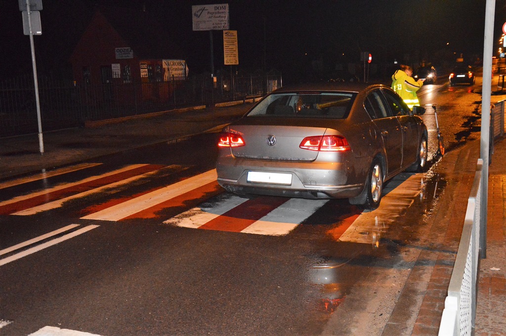 Kobieta potrącona na przejściu dla pieszych - Zdjęcie główne