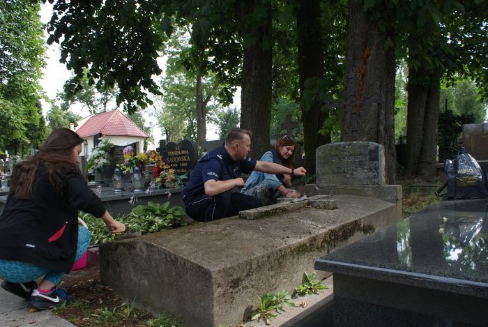 Uporządkowali grób pierwszego komendanta - Zdjęcie główne