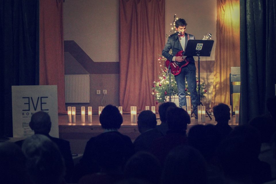 Świąteczny koncert EVE w Piątku - Zdjęcie główne