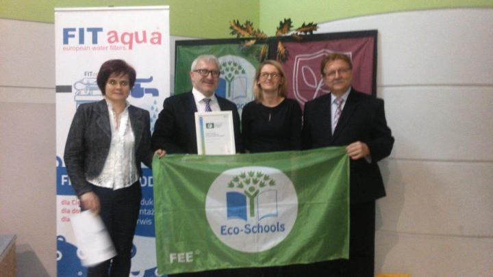 SOSW w Stemplewie po raz drugi odebrał Zieloną Flagę - Zdjęcie główne