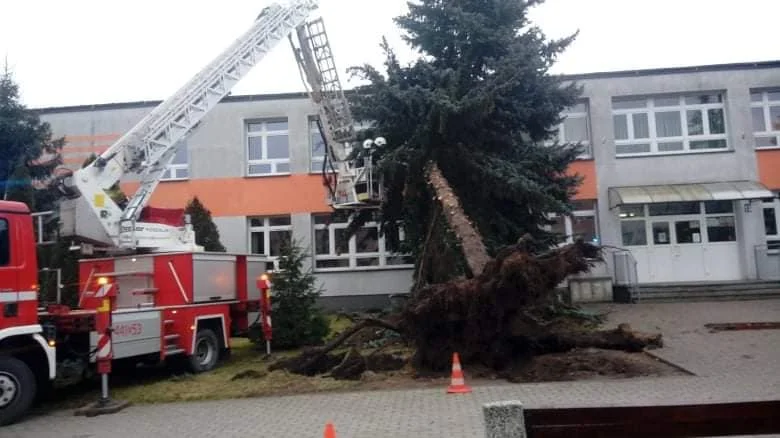 Nawałnica nie oszczędziła powiatu łęczyckiego. Strażacy podsumowują swoje działania