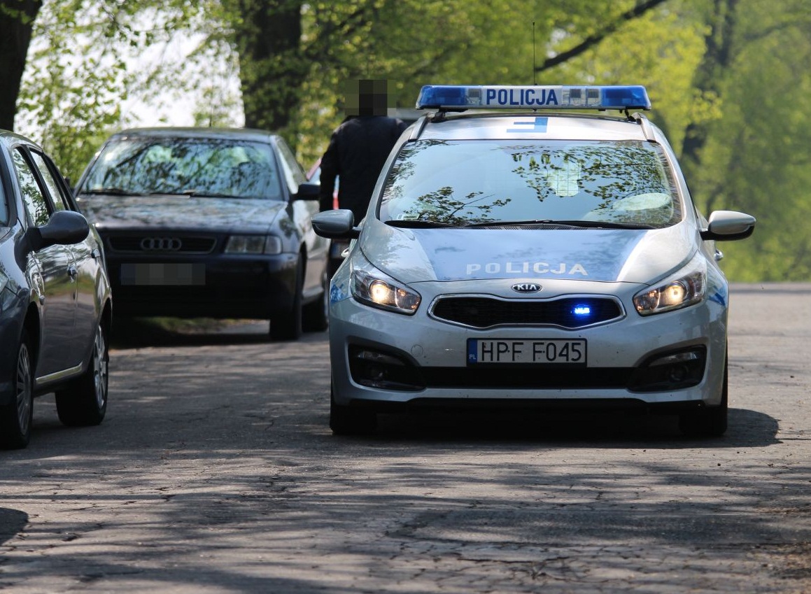 Miał 3 promile, uciekał przez miasto, spowodował wypadek, zwyzywał policjantów, a na tym nie koniec... - Zdjęcie główne