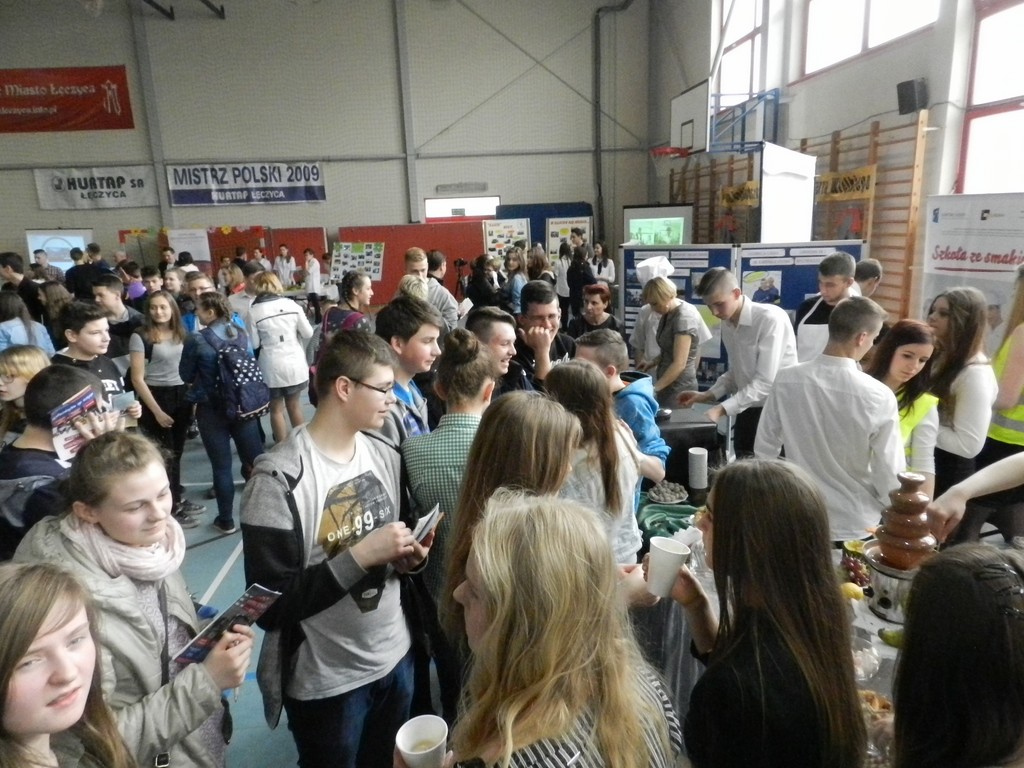 Targi edukacyjne w łęczyckim gimnazjum [GALERIA] - Zdjęcie główne