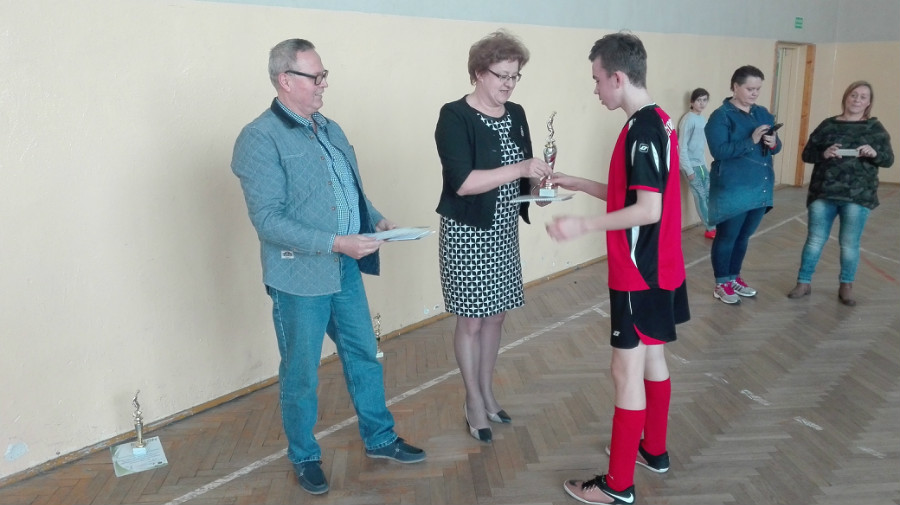 Chłopcy z Witoni ponownie mistrzami w halówkę - Zdjęcie główne