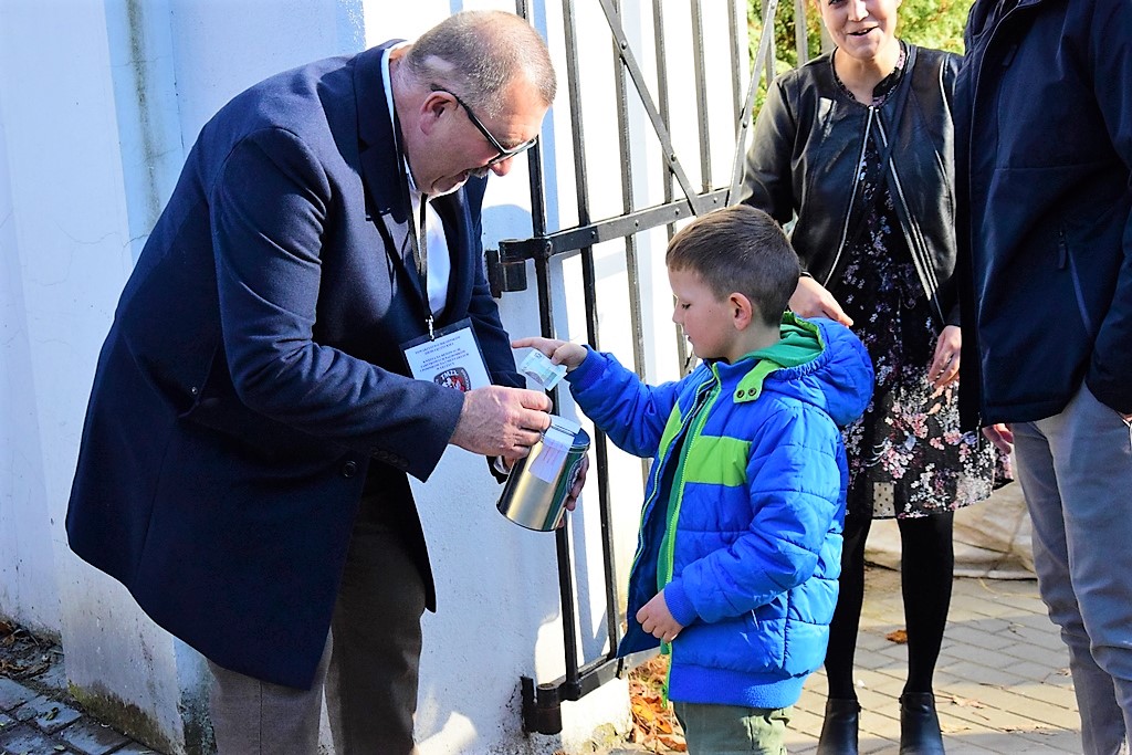 Za nami kwesta na łęczyckim cmentarzu. Zebrano ponad 10 tys. zł