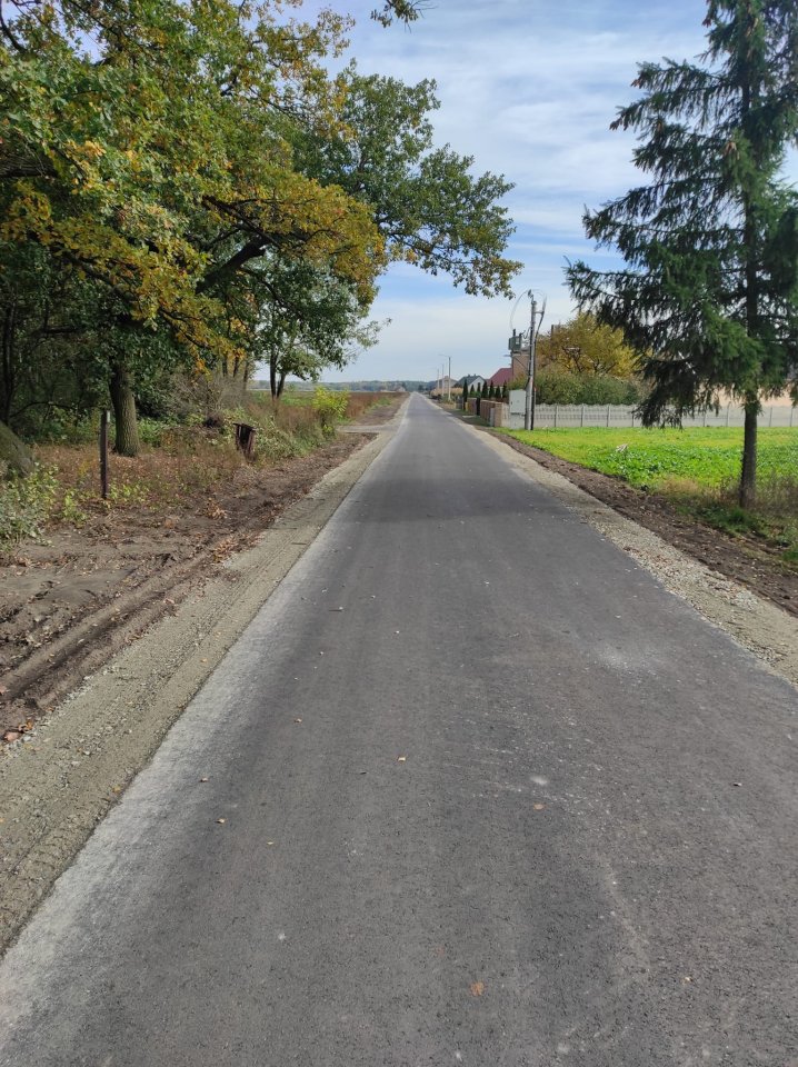 Zakończono trzy inwestycje drogowe w gminie Świnice Warckie